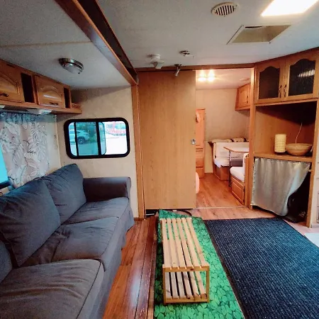 营地 American Caravan In