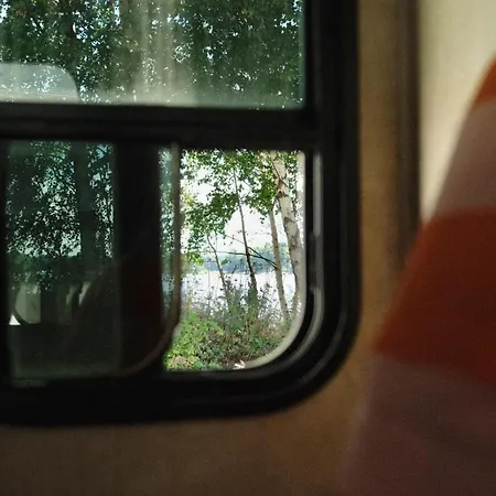 American Caravan In 营地 赫尔辛基